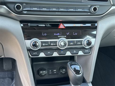 Used 2020 Hyundai Elantra SE w/ Cargo Package (C1) image 30
