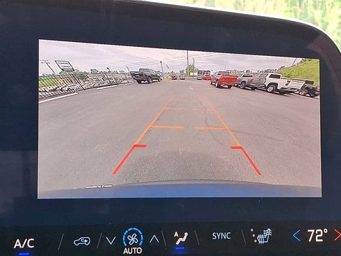Used 2025 Chevrolet Traverse LT w/ LPO, Floor Liner Package AWD/4WD image 18