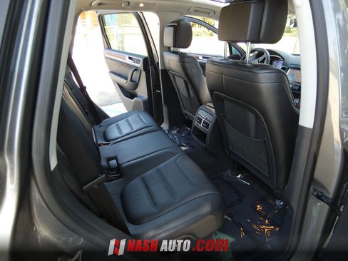 Used 2014 Volkswagen Touareg VR6 AWD/4WD image 21