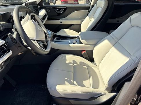 New 2026 Lincoln Aviator AWD image 24