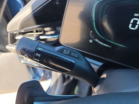 Certified 2023 Kia Niro EX image 25