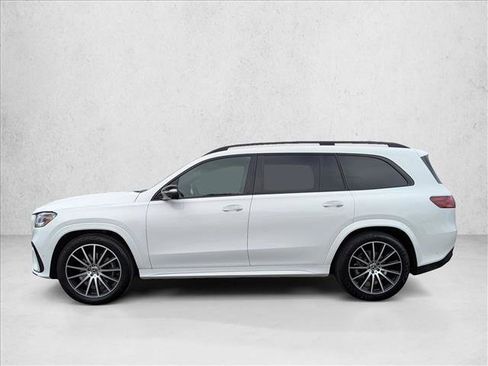 Used 2025 Mercedes-Benz GLS 450 4MATIC image 9
