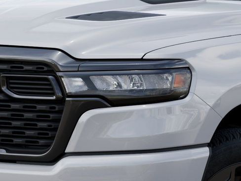 New 2026 RAM 1500 Express AWD/4WD image 10