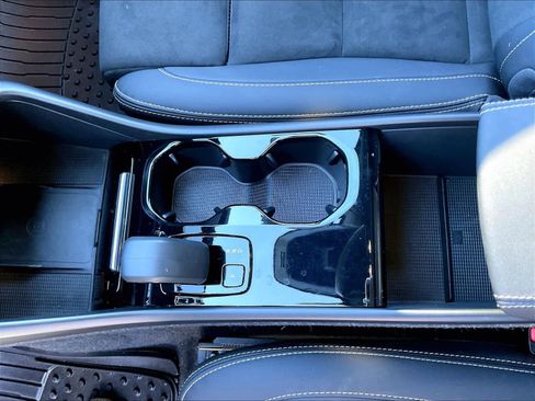 Used 2023 Volvo XC40 Recharge Ultimate image 20