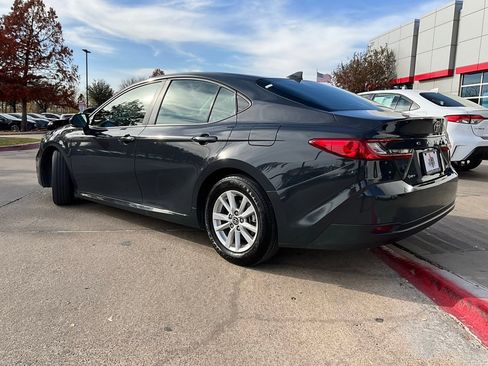 Used 2025 Toyota Camry LE image 8