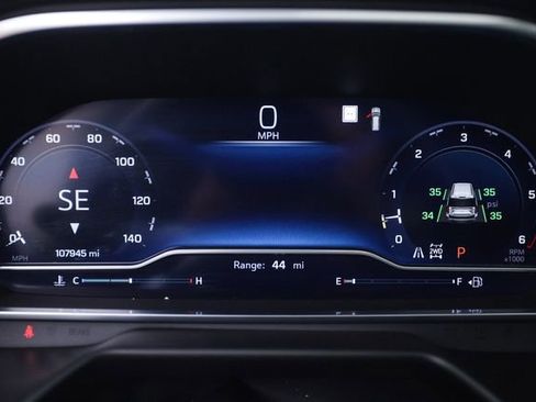 Used 2023 Chevrolet Suburban Premier AWD/4WD image 39