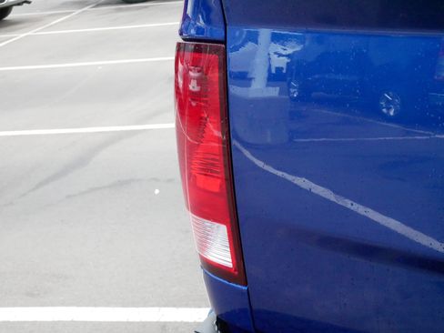 Used 2018 RAM 1500 Express w/ Express Value Package image 17