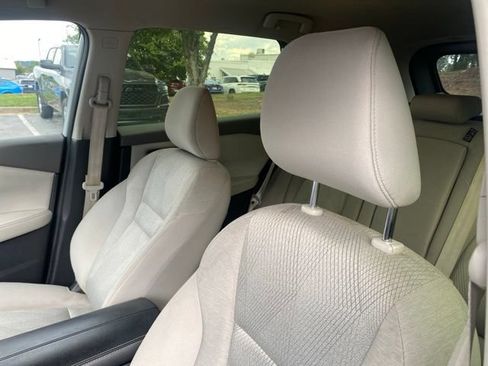 Used 2025 Nissan Rogue SV AWD/4WD image 7