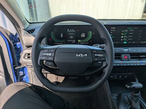 Used 2025 Kia K4 FWD image 8