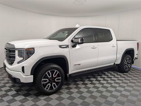 Used 2022 GMC Sierra 1500 AT4 w/ AT4 Premium Package AWD/4WD image 2