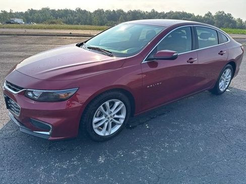 Used 2018 Chevrolet Malibu LT w/ Driver Confidence Package FWD image 1