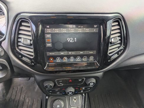 Used 2018 Jeep Compass Limited w/ Safe & Security Group AWD/4WD image 19