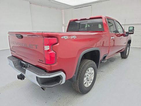 Used 2022 Chevrolet Silverado 2500 LTZ w/ LTZ Convenience Package AWD/4WD image 11