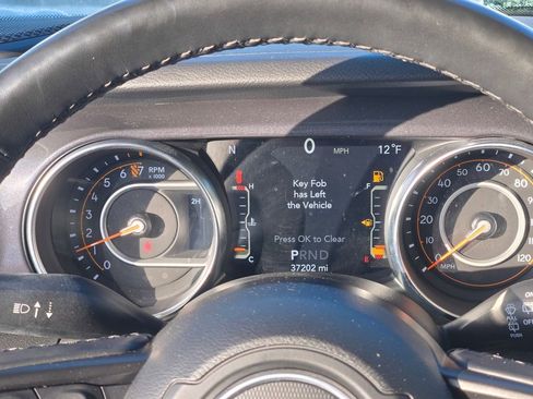 Used 2022 Jeep Wrangler Unlimited Sport image 40