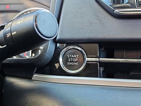 Used 2024 Mitsubishi Outlander SE image 27