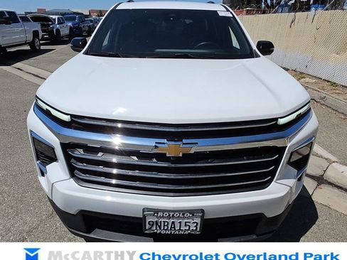 Used 2024 Chevrolet Traverse LT w/ LPO, Floor Liner Package FWD image 5