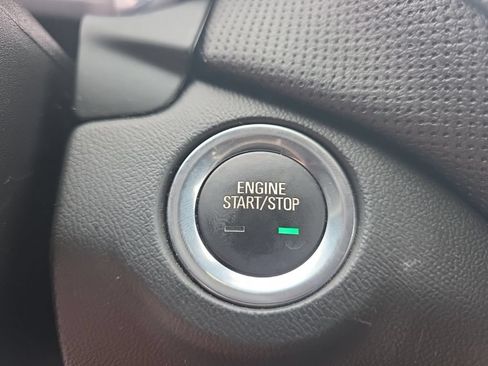 Used 2022 Chevrolet Equinox Premier AWD/4WD image 24