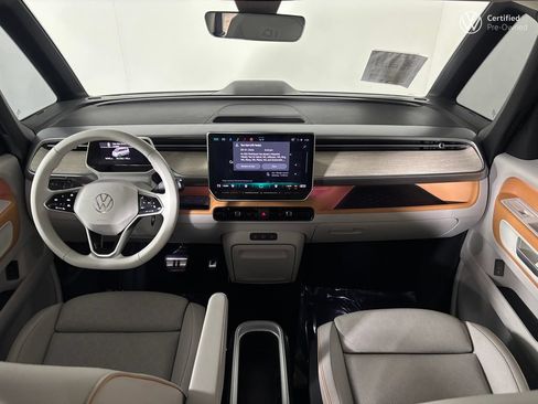 Used 2025 Volkswagen ID. Buzz 1st Edition RWD image 17