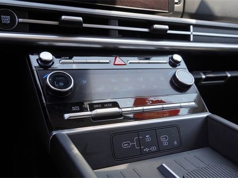 Used 2025 Hyundai Santa Fe SEL image 24