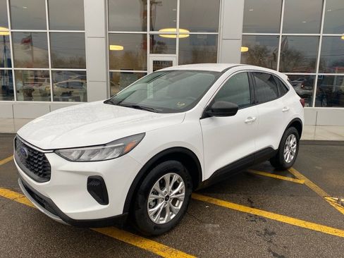 Used 2023 Ford Escape Active image 1
