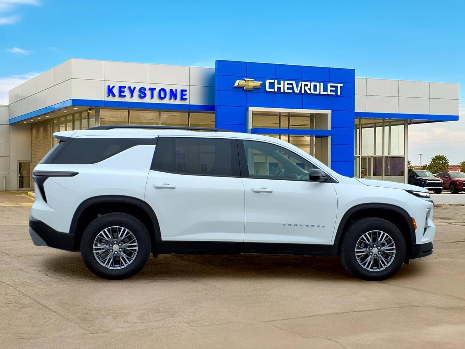 Used 2026 Chevrolet Traverse LT w/ Driver Confidence Package FWD image 8