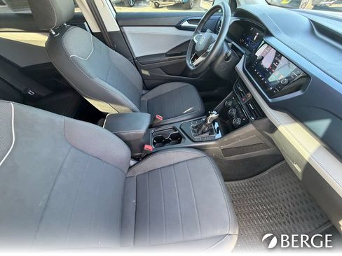 Used 2024 Volkswagen Taos SE FWD image 12