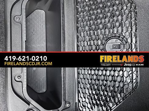 New 2026 RAM 1500 4x4 Crew Cab image 25