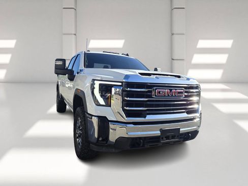 Used 2024 GMC Sierra 2500 SLE w/ SLE Value Package; AWD/4WD image 3