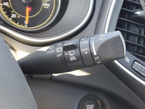 Used 2022 Jeep Cherokee Latitude Lux w/ Sun & Sound Group image 23