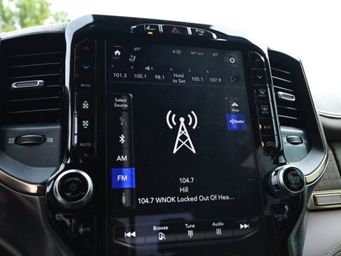 Used 2019 RAM 1500 Limited AWD/4WD image 18