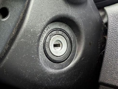 Used 2020 Toyota Corolla SE FWD image 19