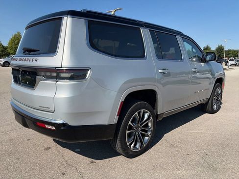 Used 2023 Jeep Grand Wagoneer Series III AWD/4WD image 7