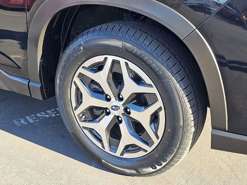 Used 2023 Subaru Forester Premium image 8