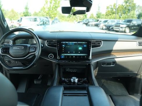 Used 2023 Jeep Grand Wagoneer Series II AWD/4WD image 27