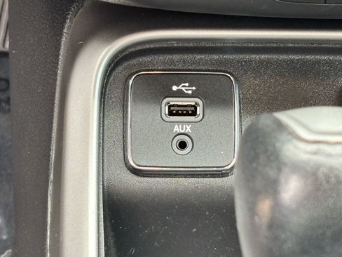 Used 2018 Jeep Compass Latitude w/ Popular Equipment Group FWD image 23