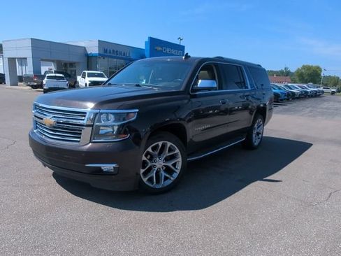 Used 2018 Chevrolet Suburban Premier AWD/4WD image 3