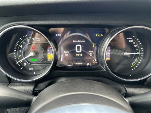 Used 2023 Jeep Wrangler Unlimited Sahara w/ Cold Weather Group AWD/4WD image 21