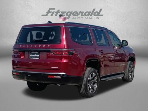 Used 2024 Jeep Wagoneer Series III AWD/4WD image 5