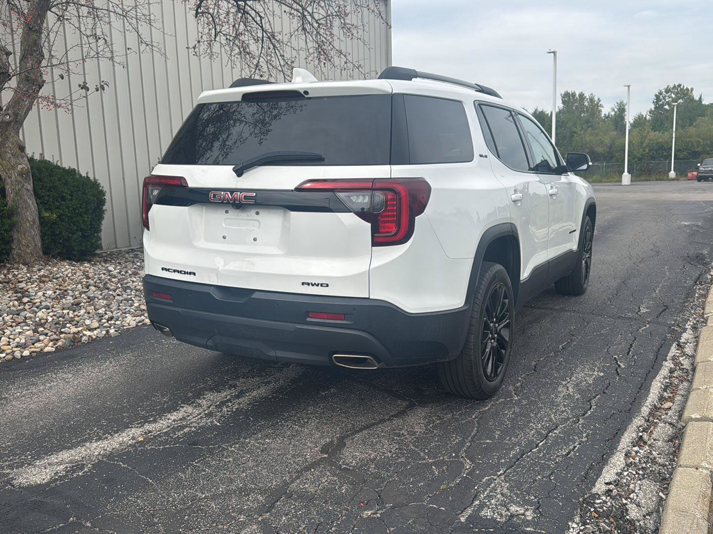 Used 2023 GMC Acadia SLE w/ Driver Convenience Package AWD/4WD image 11