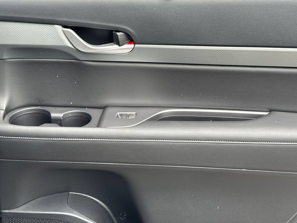 Used 2025 Hyundai Palisade SEL FWD image 19