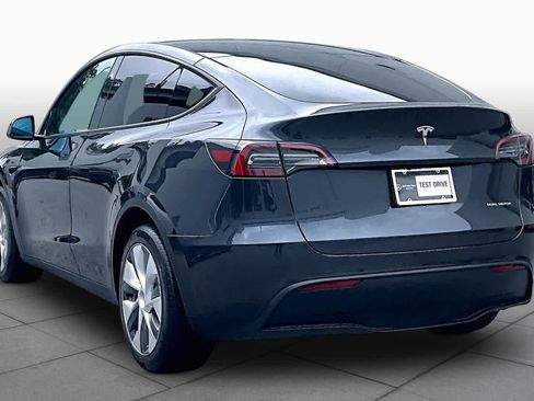 Used 2024 Tesla Model Y Long Range AWD/4WD image 10