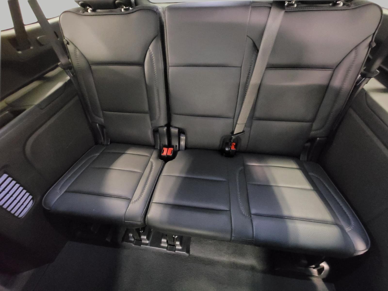 Used 2025 GMC Yukon XL Denali AWD/4WD image 52