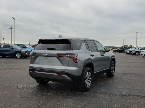 Used 2025 Chevrolet Equinox LT FWD image 5