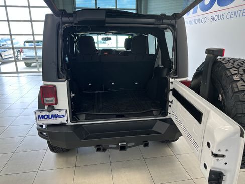 Used 2017 Jeep Wrangler Unlimited Sport AWD/4WD image 7