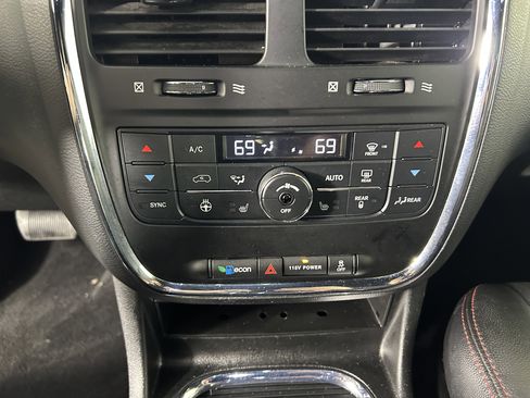 Used 2019 Dodge Grand Caravan GT FWD image 18