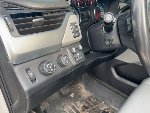 Used 2015 Chevrolet Tahoe LT w/ Luxury Package image 14