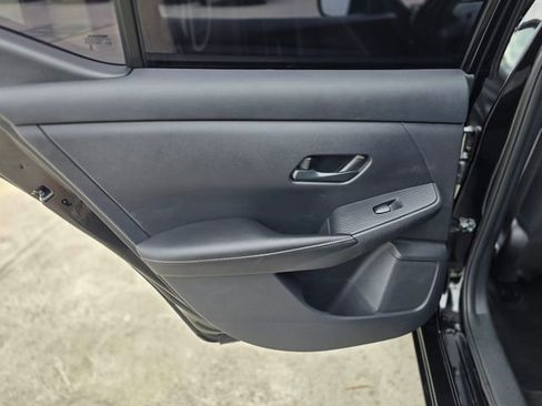 Used 2025 Nissan Sentra SV w/ All-Weather Package FWD image 18