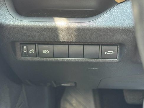 Used 2019 Toyota RAV4 XLE Premium FWD image 25