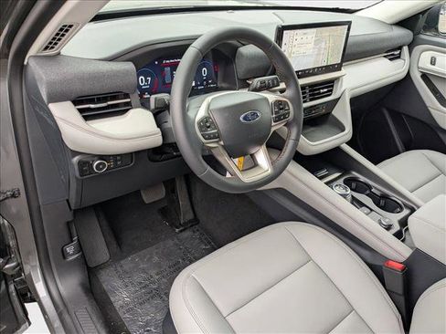 New 2025 Ford Explorer Active w/ Active Comfort Package image 3