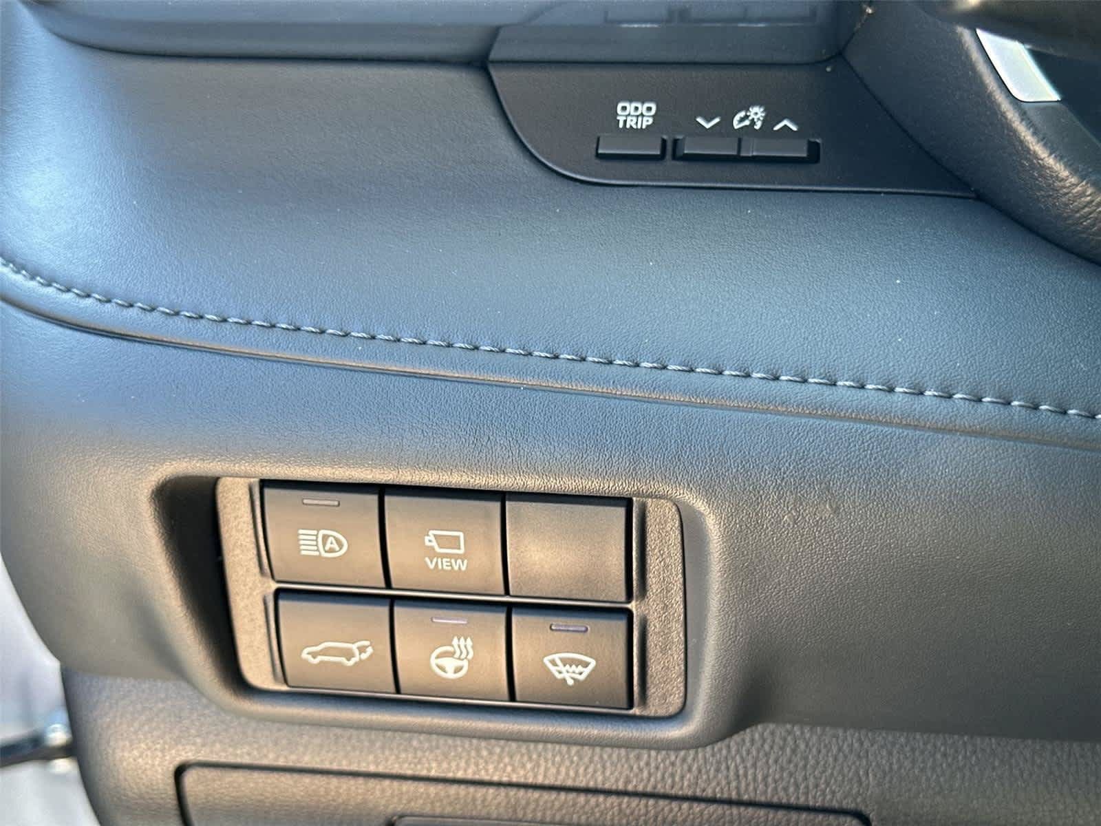 Used 2022 Toyota Highlander Platinum FWD image 39